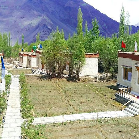 Lotus Eco Resort Hundar Bagian luar foto