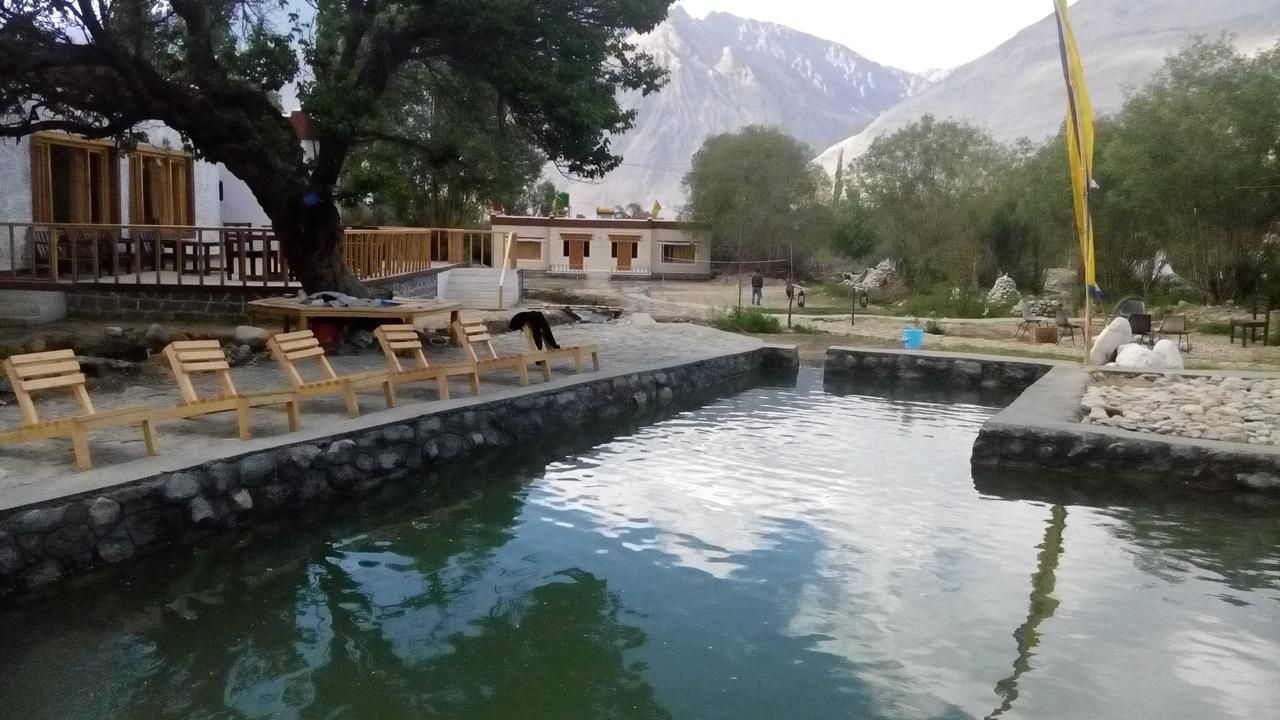 Lotus Eco Resort Hundar Bagian luar foto