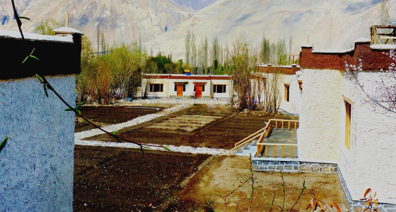 Lotus Eco Resort Hundar Bagian luar foto
