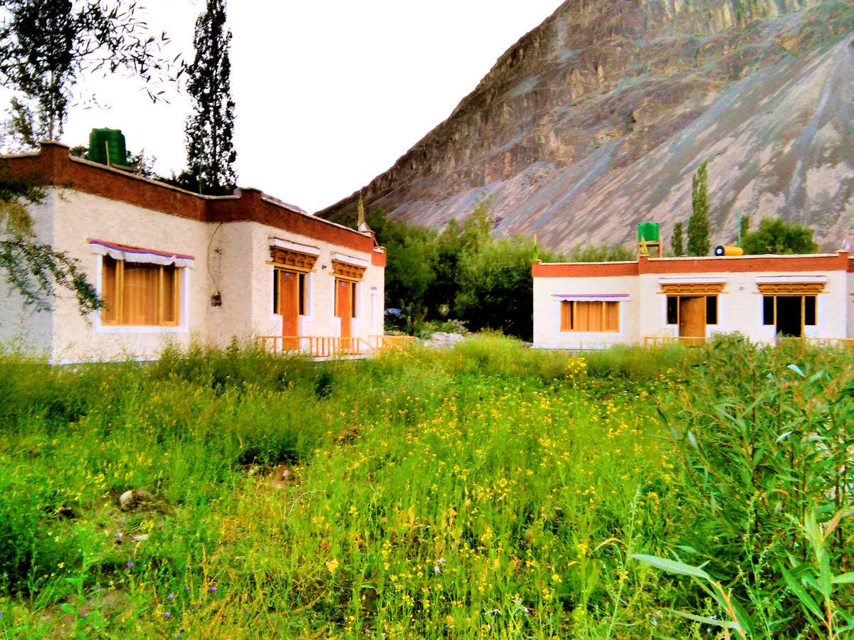 Lotus Eco Resort Hundar Bagian luar foto