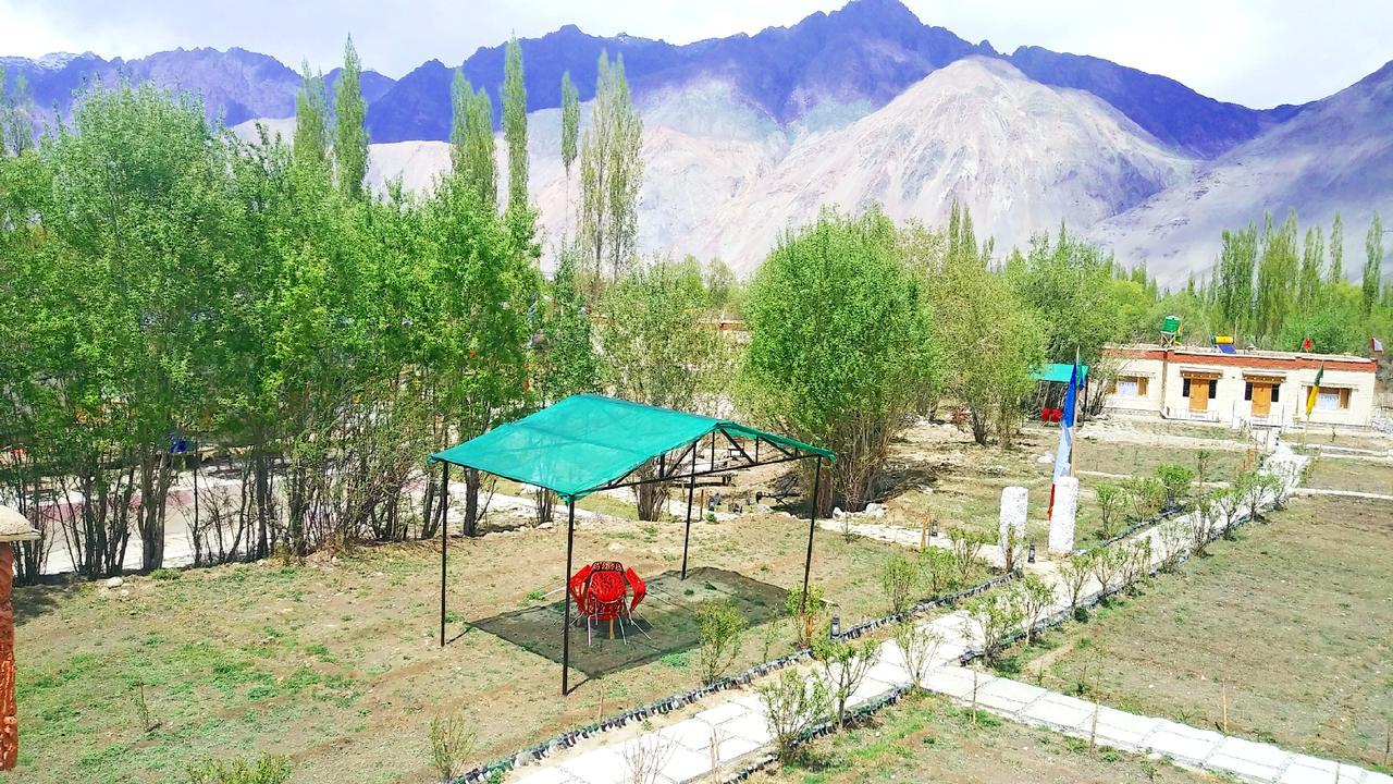 Lotus Eco Resort Hundar Bagian luar foto