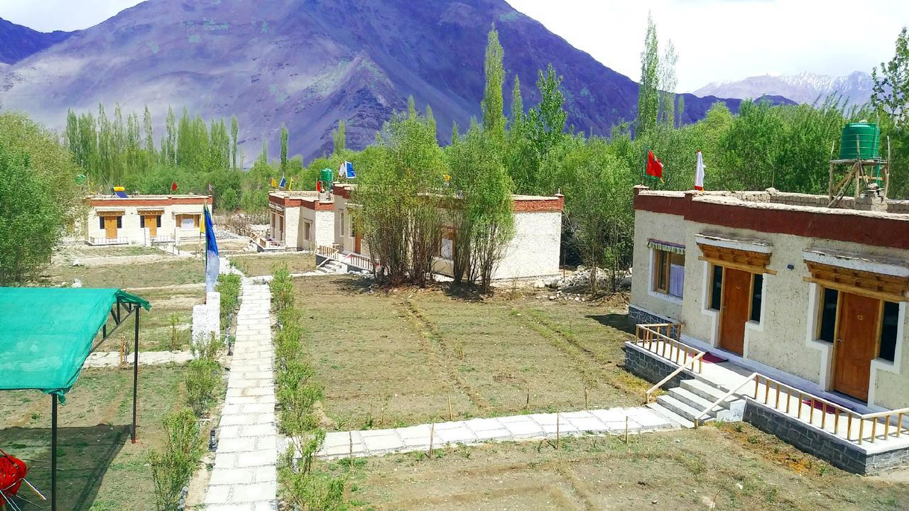 Lotus Eco Resort Hundar Bagian luar foto